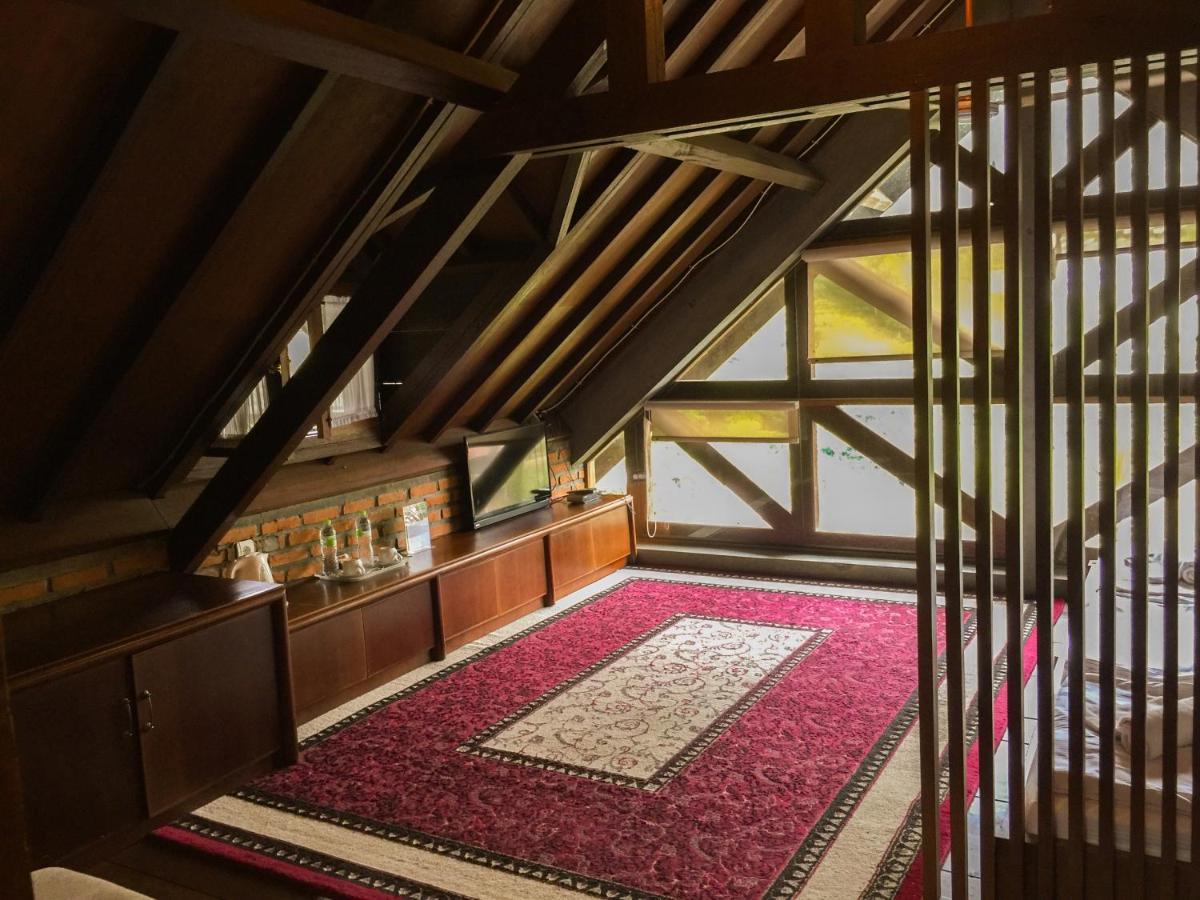 草莓之家有机农场和家庭小屋假日公园 伦邦 外观 照片