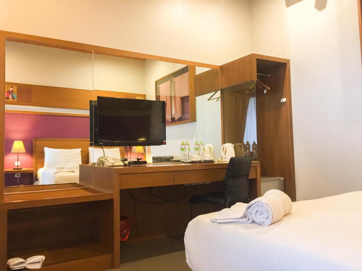 草莓之家有机农场和家庭小屋假日公园 伦邦 外观 照片